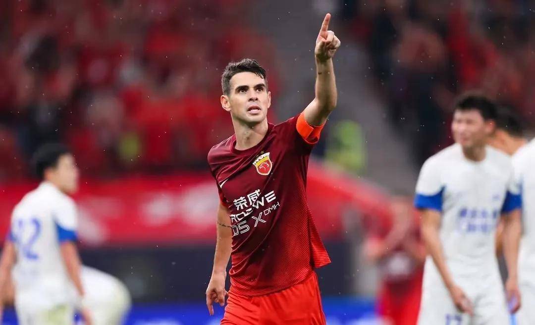 中超赛前再迎强敌,曼联临场应变,主帅态度——悬念犹存,年轻球员得到机会的简单介绍 中超赛前再迎强敌,曼联临场应变,主帅态度——悬念犹存,年轻球员得到机会的简单介绍